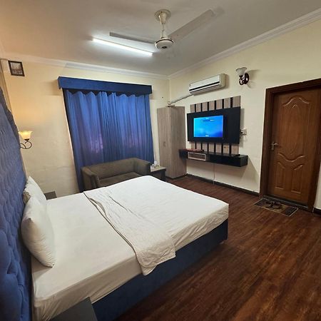 Orbit Residency F-7 Hotel Islamabad Bagian luar foto