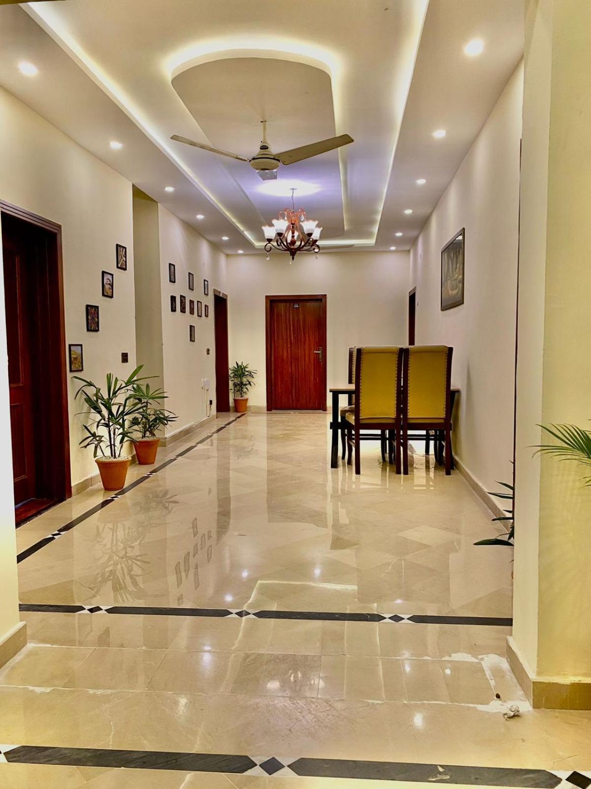 Orbit Residency F-7 Hotel Islamabad Bagian luar foto