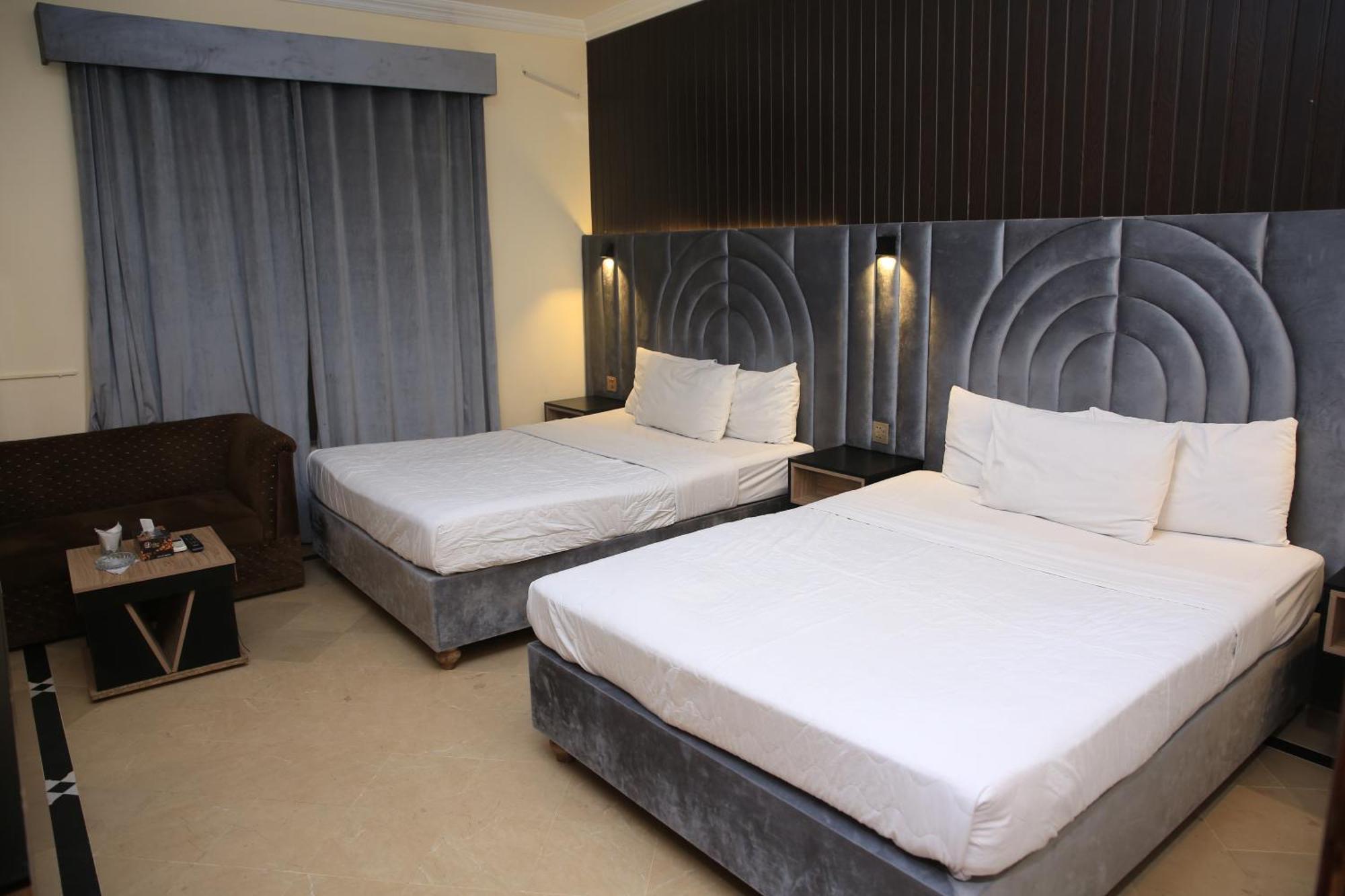Orbit Residency F-7 Hotel Islamabad Bagian luar foto