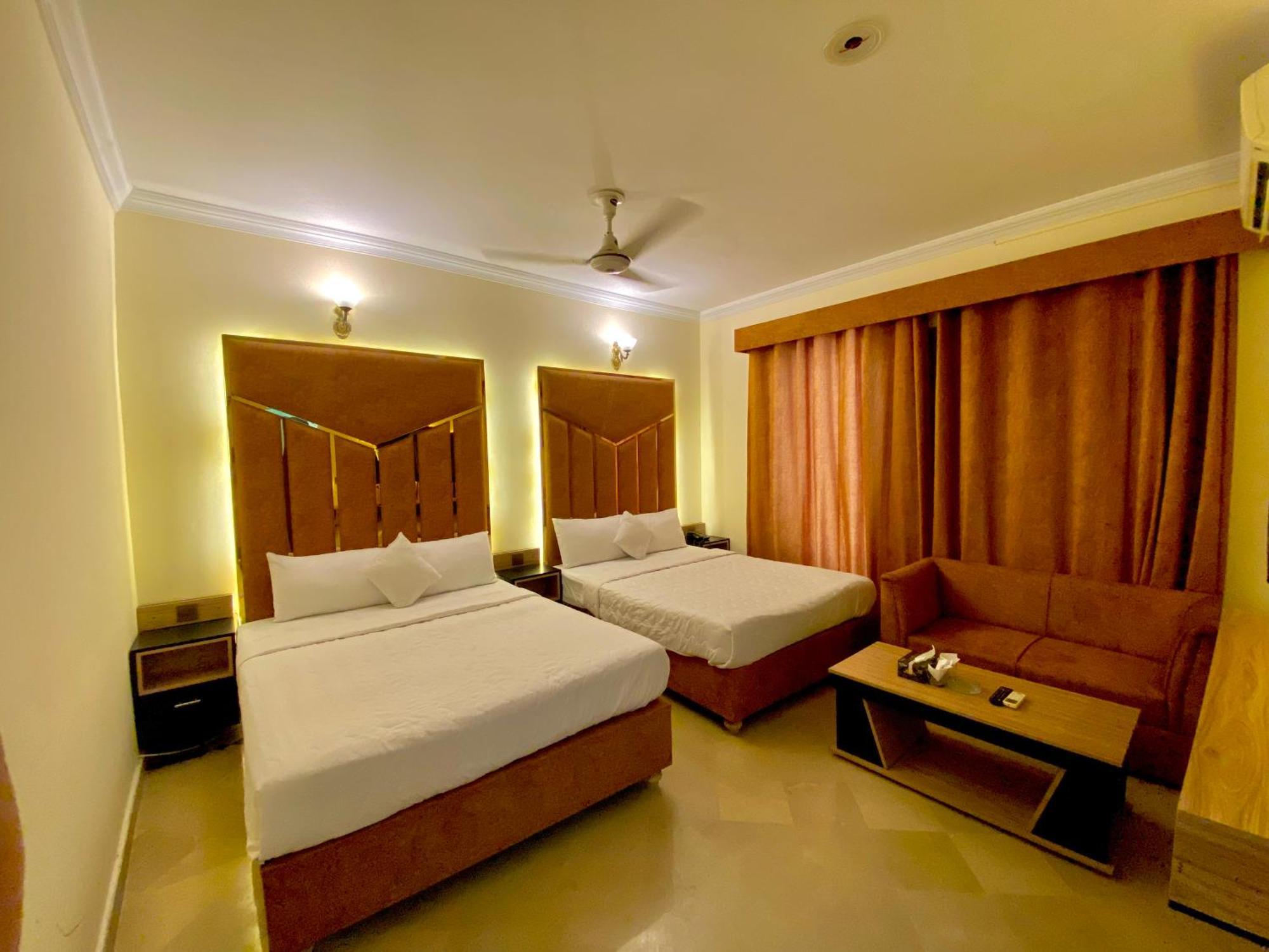 Orbit Residency F-7 Hotel Islamabad Bagian luar foto